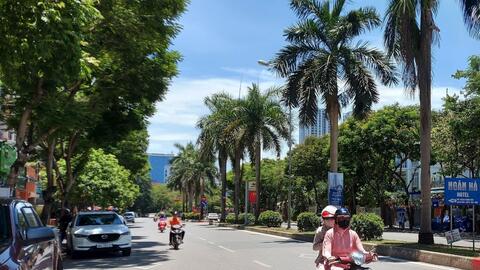 Bắc Bộ nắng hanh, miền Trung mưa lớn