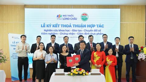 Long Châu hợp tác cùng Viện Kiểm nghiệm an toàn vệ sinh thực phẩm Quốc gia – Bộ Y tế, chủ động tiên phong tiến hành “kiểm tra kép vì sức khỏe người dân và khách hàng”