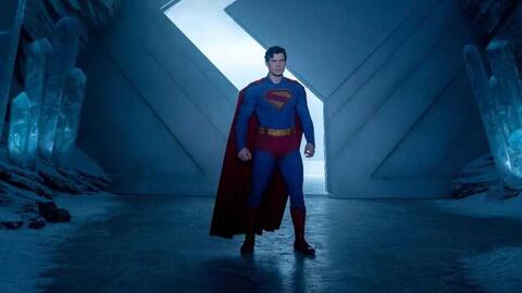 Superman tái xuất: Thu hàng trăm triệu USD ở thị trường 'quê nhà'