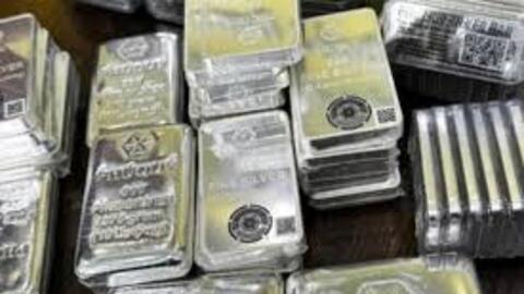 Giá bạc hôm nay 3/9/2025: Bạc suy yếu