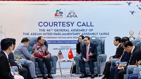 Việt Nam - Malaysia tăng cường hợp tác thương mại, dầu khí và năng lượng xanh