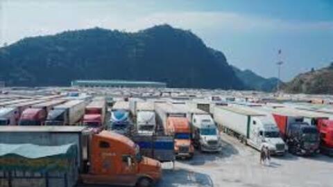 Nghịch lý logistics: Hàng từ Trung Quốc về biên giới nhanh hơn vận chuyển nội địa Việt Nam