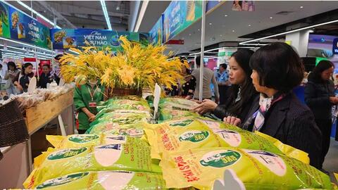 Tiêu dùng Tết 2026: Giỏ quà đặc sản vùng miền dự báo 'lên ngôi'