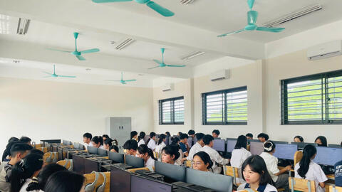 OLM tổ chức thi thử tốt nghiệp THPT trên máy tính