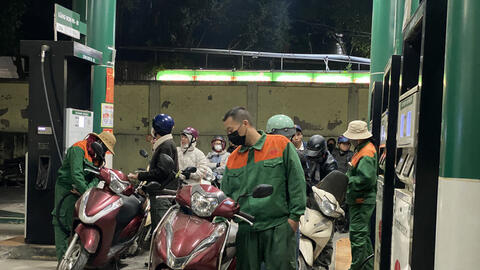 Giá xăng dầu hôm nay 14/2/2026: Tiếp tục giảm nhẹ