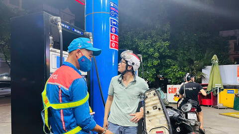 Giá xăng dầu hôm nay 13/3/2026: Dầu Brent vượt mốc 100 USD/thùng