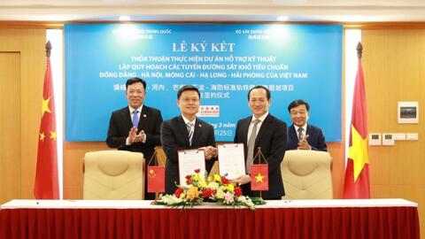 Việt Nam - Trung Quốc ký kết thỏa thuận thực hiện dự án hỗ trợ lập quy hoạch tuyến 2 đường sắt quan trọng