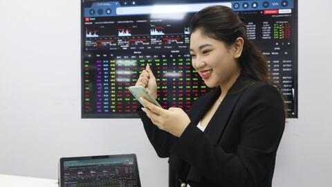 Thị trường chứng khoán tháng 3/2026: Chỉ số điều chỉnh, thanh khoản trên HoSE cải thiện