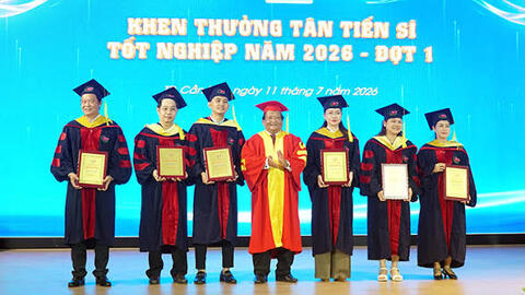 Trường Đại học Tây Đô trao bằng tốt nghiệp Tiến sĩ khóa đầu tiên