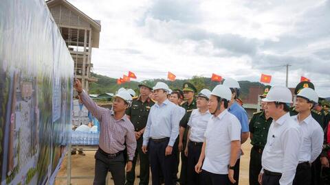 Phó Thủ tướng Lê Tiến Châu kiểm tra tiến độ Trường phổ thông nội trú liên cấp tại TP. Huế