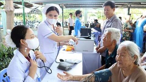 Nỗ lực để mọi người dân đều được chăm sóc tốt sức khỏe