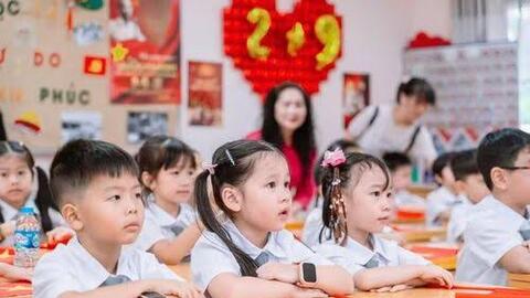 Trường hợp nào giáo viên không được dạy thêm có thu tiền đối với học sinh?