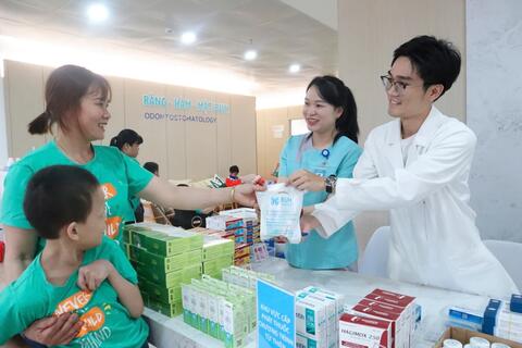 Chăm sóc răng miệng cho trẻ bại não