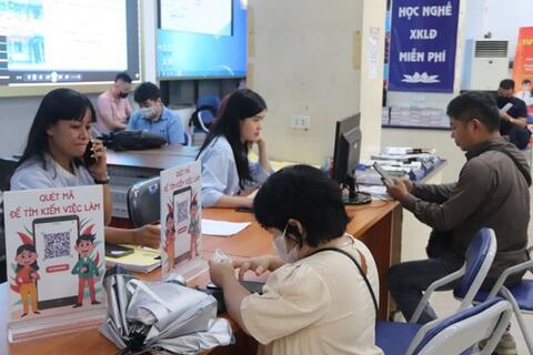 Doanh nghiệp khát nhân lực nhưng người lao động khó tiếp cận việc làm