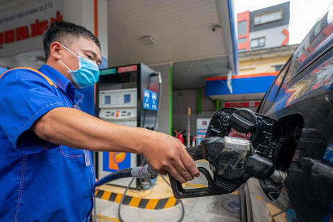 Giá xăng có thể tăng trở lại trong kỳ điều hành ngày mai