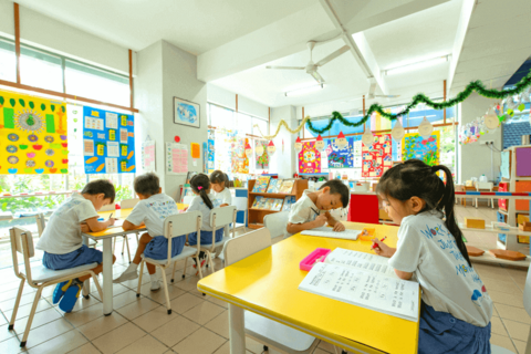 Malaysia: Trẻ 5 tuổi phải học mẫu giáo