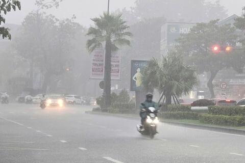 Dự báo khu vực mưa dông hôm nay 12.8, có nơi mưa to trên 70mm