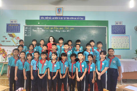 Cô giáo Kim và hành trình thắp lửa phổ cập cho học sinh người Chăm