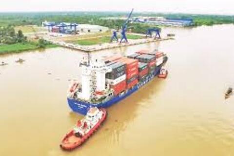 Chính phủ yêu cầu gỡ điểm nghẽn 'nhập siêu logistics'