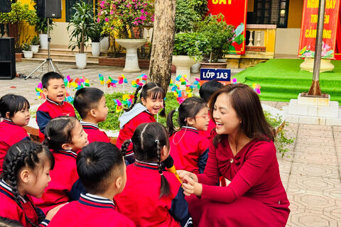 Trường học phối hợp với nghệ sĩ giáo dục hướng nghiệp cho trò