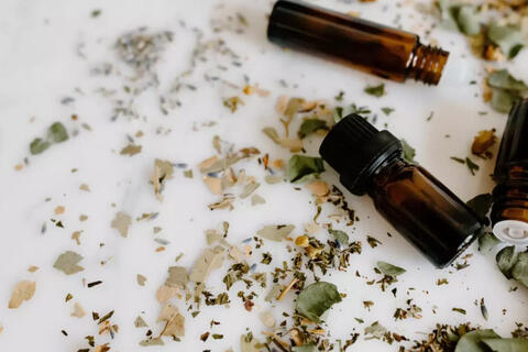 Bác sĩ nhắc 6 mẹo tránh nguy hiểm từ mùi hương nhân tạo