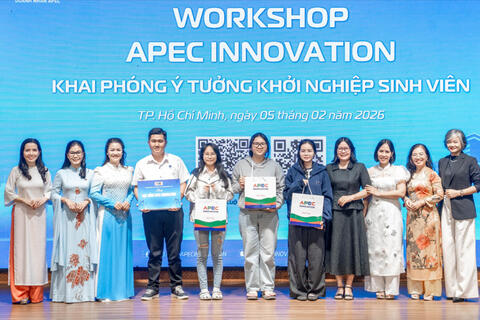 Hơn 400 sinh viên HUIT hào hứng ‘khai phóng’ ý tưởng khởi nghiệp