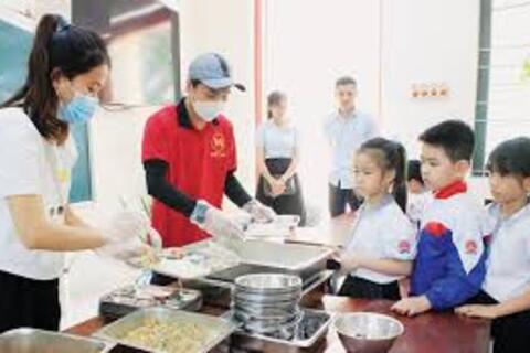 Bắc Ninh: Kiểm tra đột xuất, siết chặt ATTP trong bếp ăn trường học