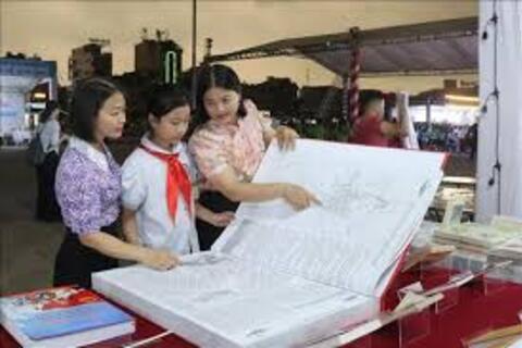 Sáng tạo để trang sách đến gần với học sinh