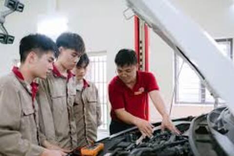 Trường nghề trong bối cảnh mới: Tuyển sinh gắn liền tuyển dụng