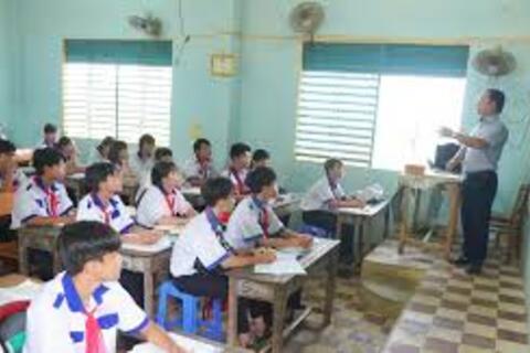 Học sinh vùng biên An Giang vượt khó chạm cánh cửa lớp 10
