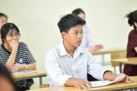 Hơn 1,2 triệu thí sinh hoàn thành môn Ngữ văn, 12 trường hợp bị đình chỉ