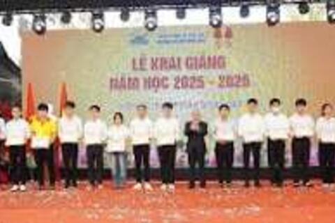 Trường Đại học Cửu Long tặng 56 suất học bổng toàn phần cho tân sinh viên dân tộc Khmer