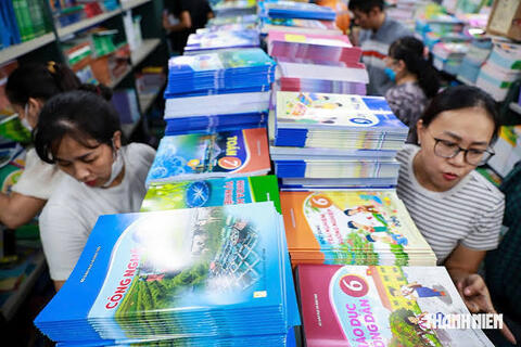 Đảm bảo học sinh có đủ SGK trước khi bước vào năm học mới