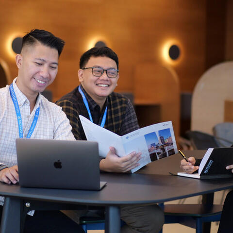 Indonesia: Đầu tư cho giáo dục xuyên quốc gia