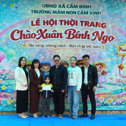 Albert Einstein Hà Tĩnh trao quà Tết cho những hoàn cảnh đặc biệt khó khăn