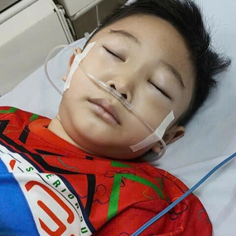 Học sinh lớp 1 mắc bệnh viêm cầu thận mong được trợ giúp