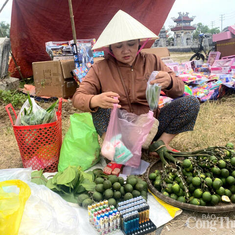 Thành phố Huế: Đặc sắc chợ Tết làng Mỹ Lợi hàng trăm năm tuổi