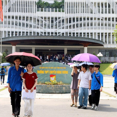 Phú Thọ công bố đề thi tham khảo môn chuyên vào lớp 10