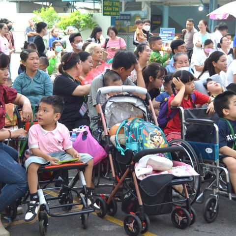 'Thắp sáng ước mơ' cho trẻ mắc bệnh hiếm