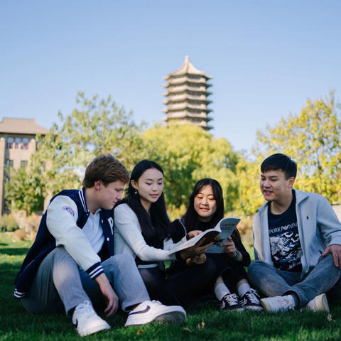 Anh dừng cấp visa du học cho 4 quốc gia