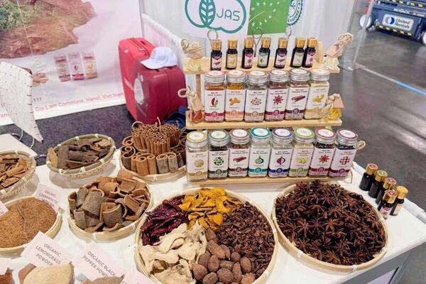 Quy định mới về xuất khẩu nguyên liệu tự nhiên cho mỹ phẩm sang Thuỵ Điển