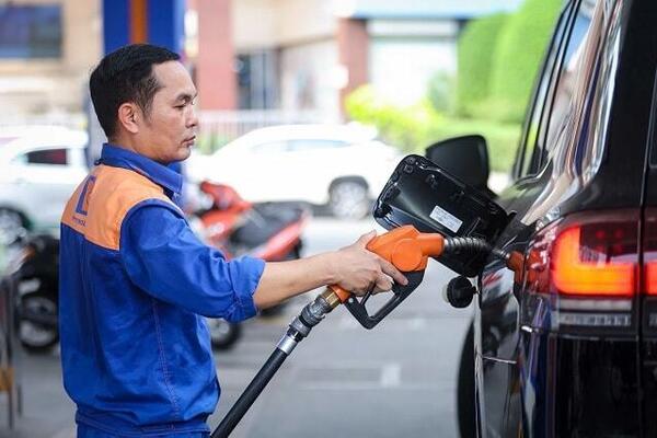 Chính thức giảm thuế xăng, dầu, nhiên liệu bay từ 24 giờ ngày 26/3/2026