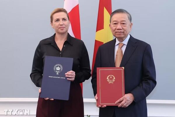 Tuyên bố chung về việc thiết lập quan hệ Đối tác chiến lược toàn diện Việt Nam-Đan Mạch