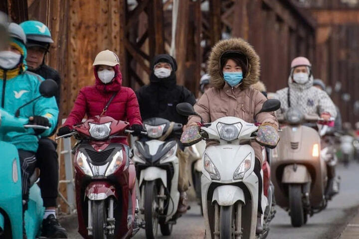 Không khí lạnh tràn về, thời tiết Hà Nội và miền Bắc có nhiều thay đổi