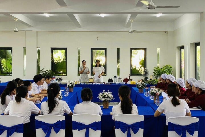 ‘Bữa ăn hạnh phúc’ chăm sóc sức khỏe và tương lai cho học sinh