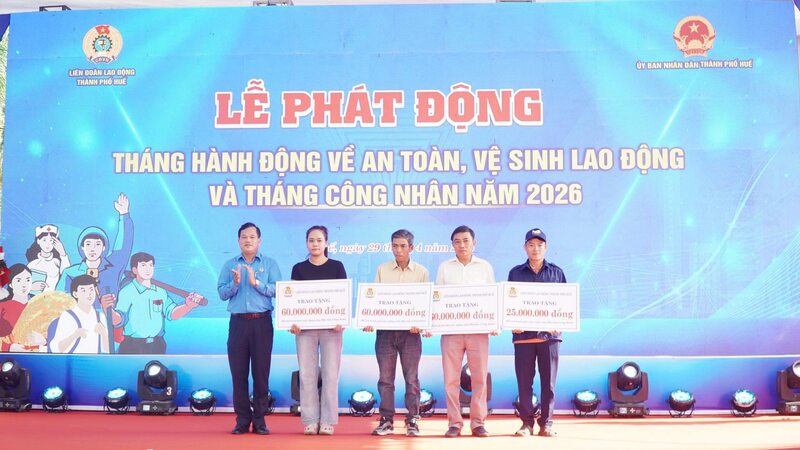 Nhiều đoàn viên, công nhân người lao động được quan tâm, hỗ trợ tại lễ phát động Tháng Công nhân năm 2026. Ảnh: H. Minh