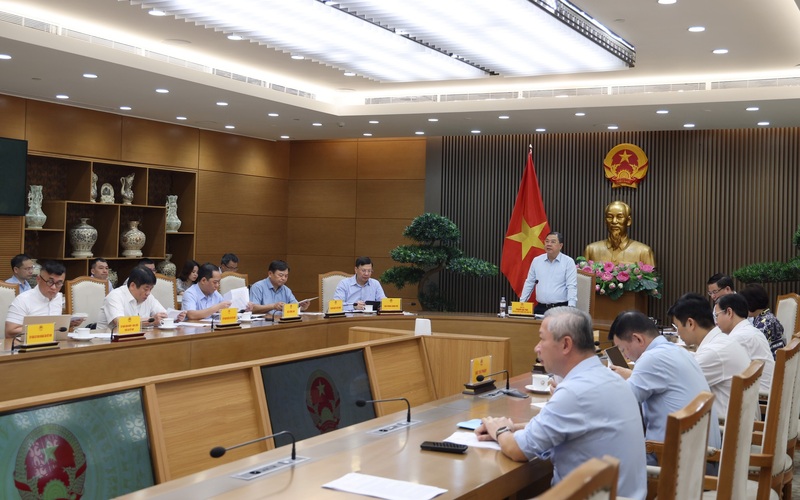 Phó Thủ tướng Thường trực Phạm Gia Túc làm việc với Bộ Công Thương và các bộ, ngành liên quan về nhiệm vụ, giải pháp phát triển thị trường trong nước.