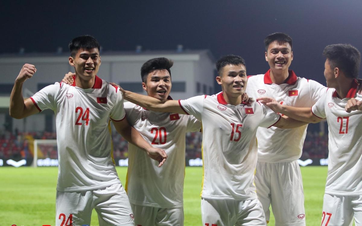 U23 Việt Nam giành chiến thắng chung cuộc 7-0 trước khi gặp U23 Thái Lan vào ngày 22/2 tới còn U23 Singapore chính thức bị loại sau 2 trận toàn thua. (Ảnh: VFF)