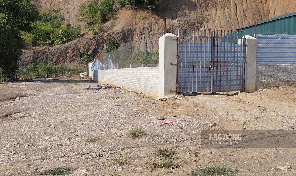 Mảnh đất của gia đình bà Đỗ Thị Hương bị ngăn cản xây công trình tạm.