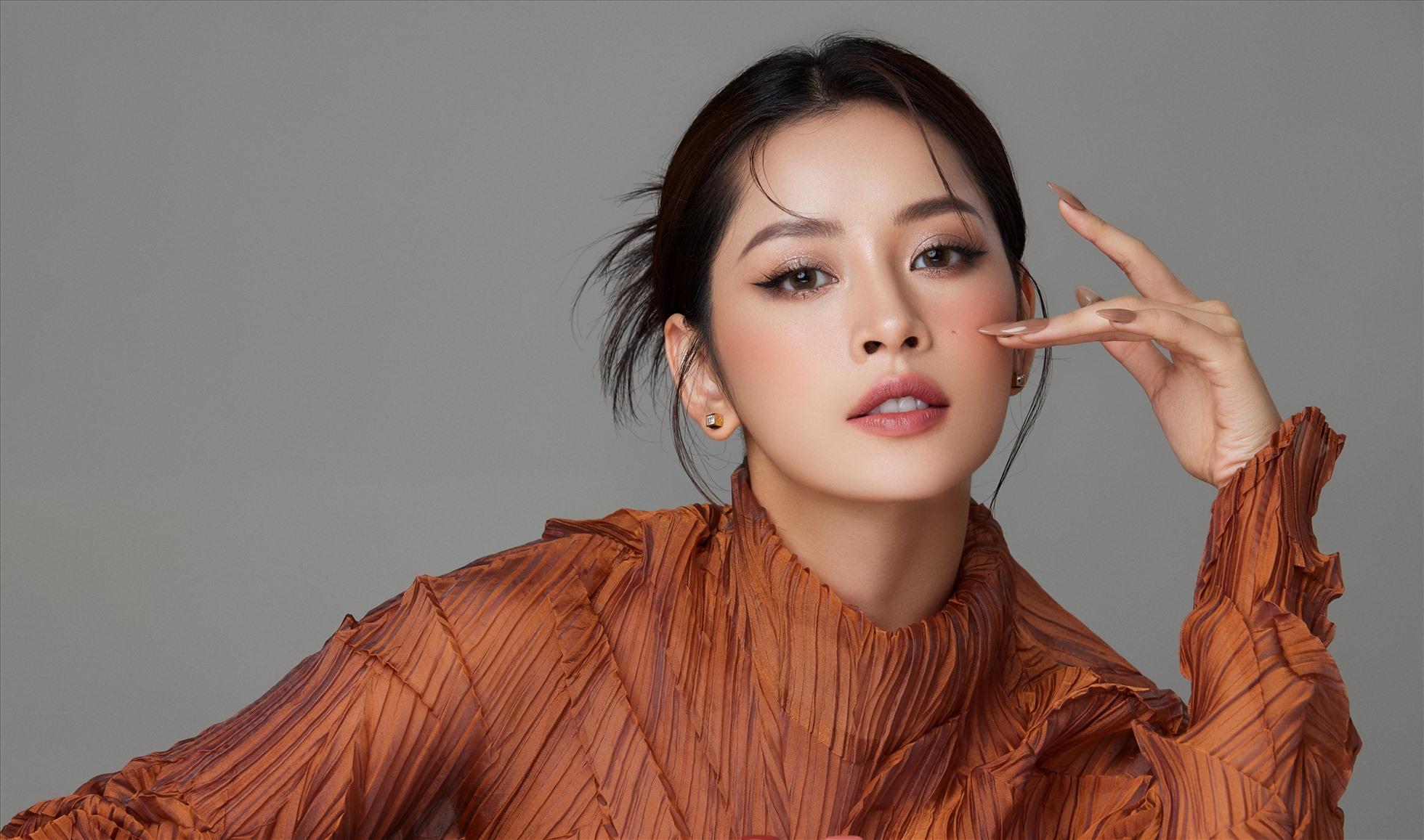 Gia nhập làng giải trí với hình ảnh “kẹo ngọt” được giới trẻ ưa chuộng những năm 2009, Chi Pu duy trì sự ấn tượng với công chúng qua các năm nhờ việc không ngừng cập nhật, phát triển hình ảnh cá nhân.